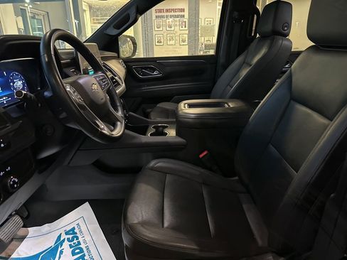 Used 2024 Chevrolet Tahoe LT w/ Luxury Package AWD/4WD image 4
