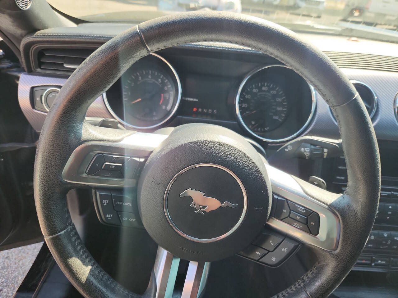 Used 2016 Ford Mustang Coupe RWD image 9