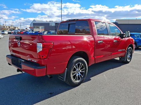 Used 2020 Nissan Titan SV w/ SV Convenience Package image 8