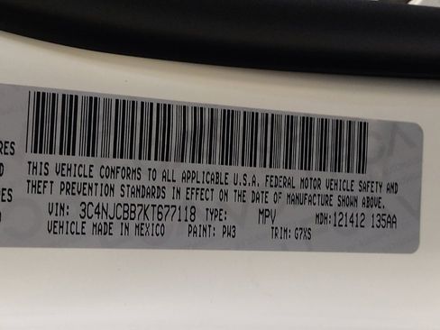 Used 2019 Jeep Compass Latitude image 33