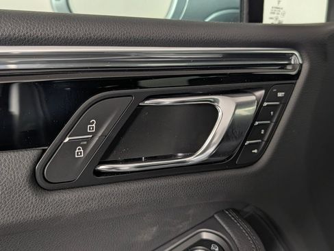New 2026 Porsche Macan AWD/4WD image 25