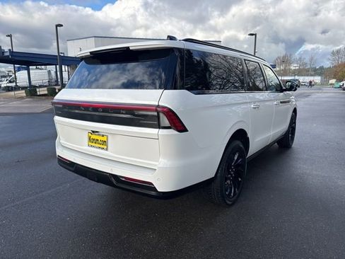 New 2026 Lincoln Navigator L Reserve w/ Jet Appearance Package image 8