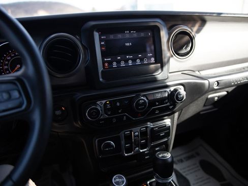 Used 2023 Jeep Wrangler Sport S image 12