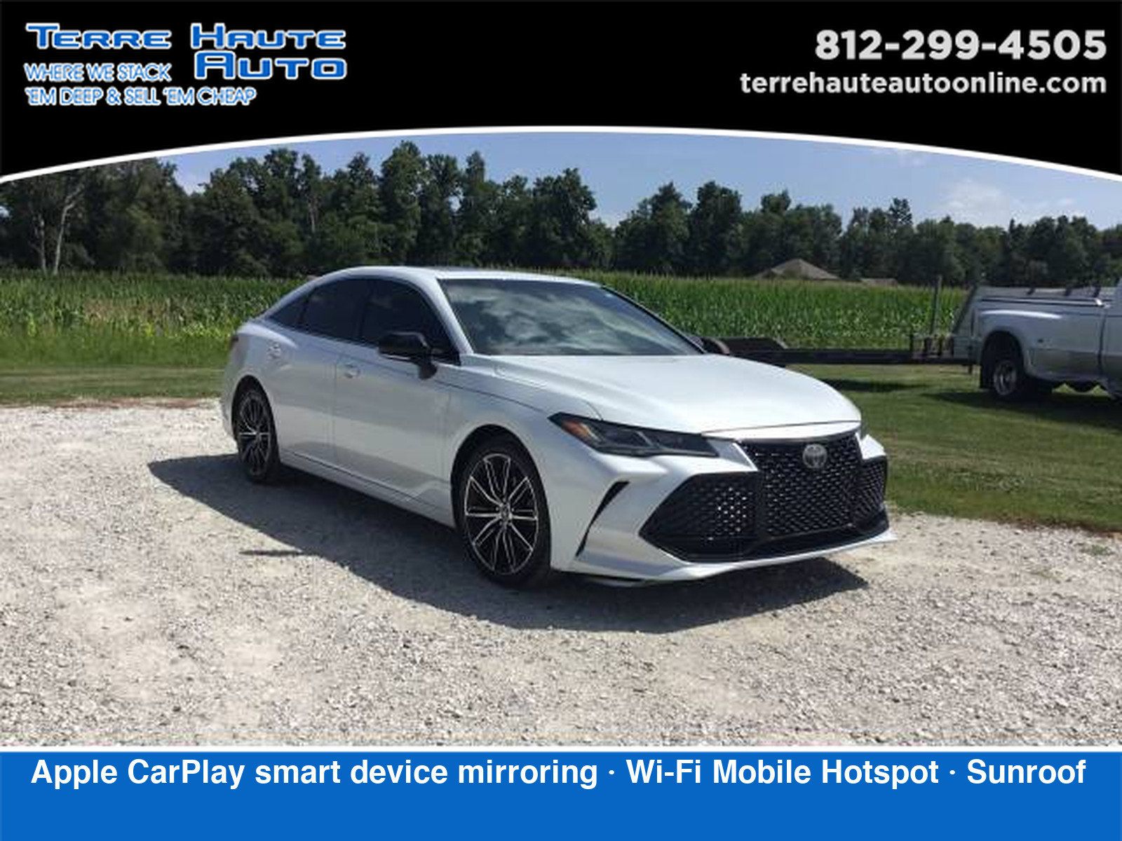Used 2019 Toyota Avalon Touring FWD image 1