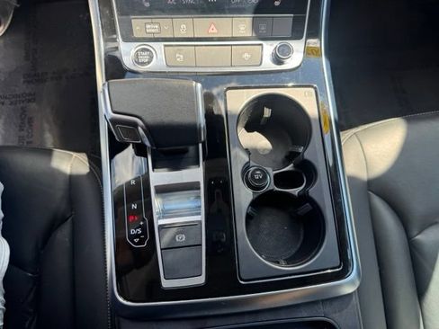 Used 2023 Audi Q8 Premium w/ Convenience Package AWD/4WD image 31
