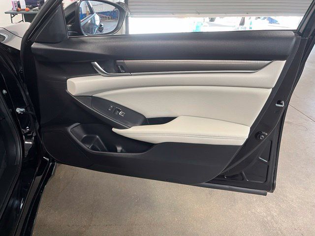Used 2018 Honda Accord LX image 13