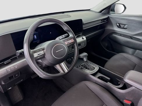 Used 2025 Hyundai Kona SEL image 9