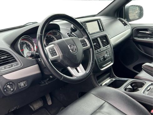 Used 2019 Dodge Grand Caravan GT FWD image 16