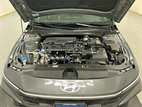 Used 2025 Hyundai Elantra Sport image 23