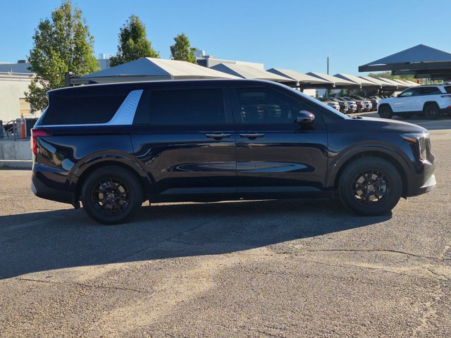 Used 2026 Kia Carnival LX FWD image 4