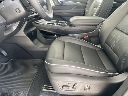 New 2026 Buick Enclave Avenir image 14