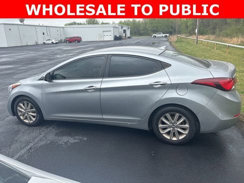 Used 2015 Hyundai Elantra SE w/ Option Group 02 image 8