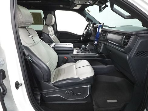 Used 2022 Ford F150 Lightning Platinum image 34