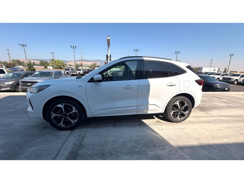 Used 2023 Ford Escape ST-Line Select w/ Tech Pack #1 AWD/4WD image 4