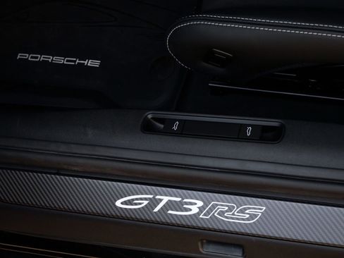 Used 2025 Porsche 911 GT3 RS image 19