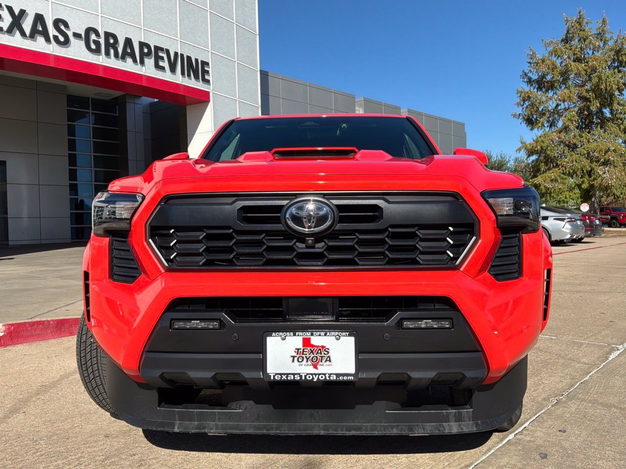 Used 2024 Toyota Tacoma TRD Sport w/ TRD Sport Premium Package AWD/4WD image 3
