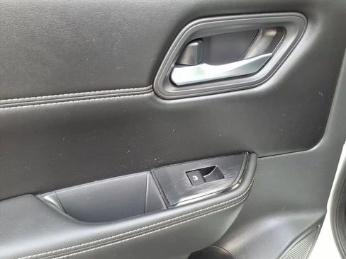 Used 2022 Nissan Rogue SV w/ SV Premium Package image 22