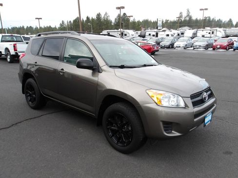 Used 2012 Toyota RAV4 LE w/ Upgrade Value Pkg image 7