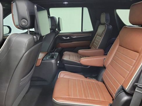 Used 2023 GMC Yukon Denali Ultimate AWD/4WD image 12