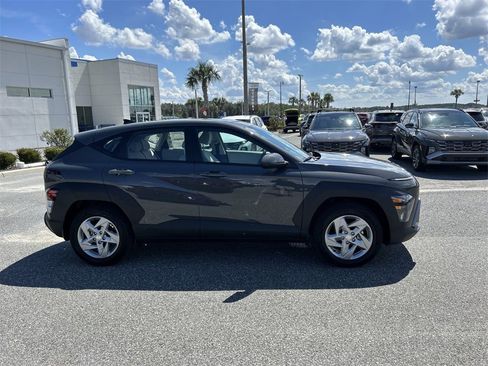 New 2026 Hyundai Kona SE image 9