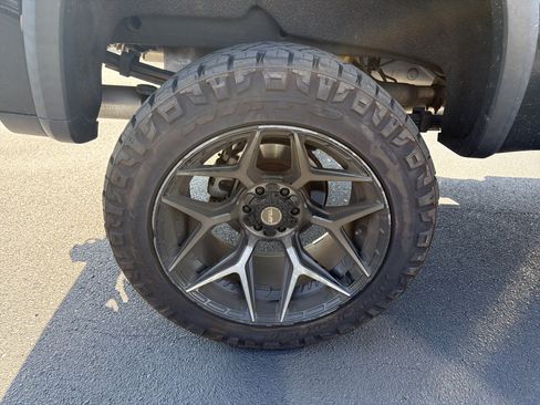 Used 2022 Chevrolet Silverado 1500 ZR2 AWD/4WD image 13