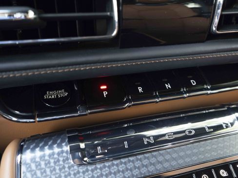 Used 2025 Lincoln Aviator Black Label AWD/4WD image 30
