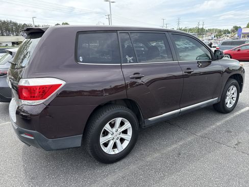 Used 2013 Toyota Highlander FWD image 10