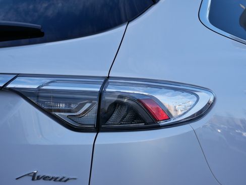 Used 2022 Buick Enclave Avenir w/ Avenir Technology Package image 17