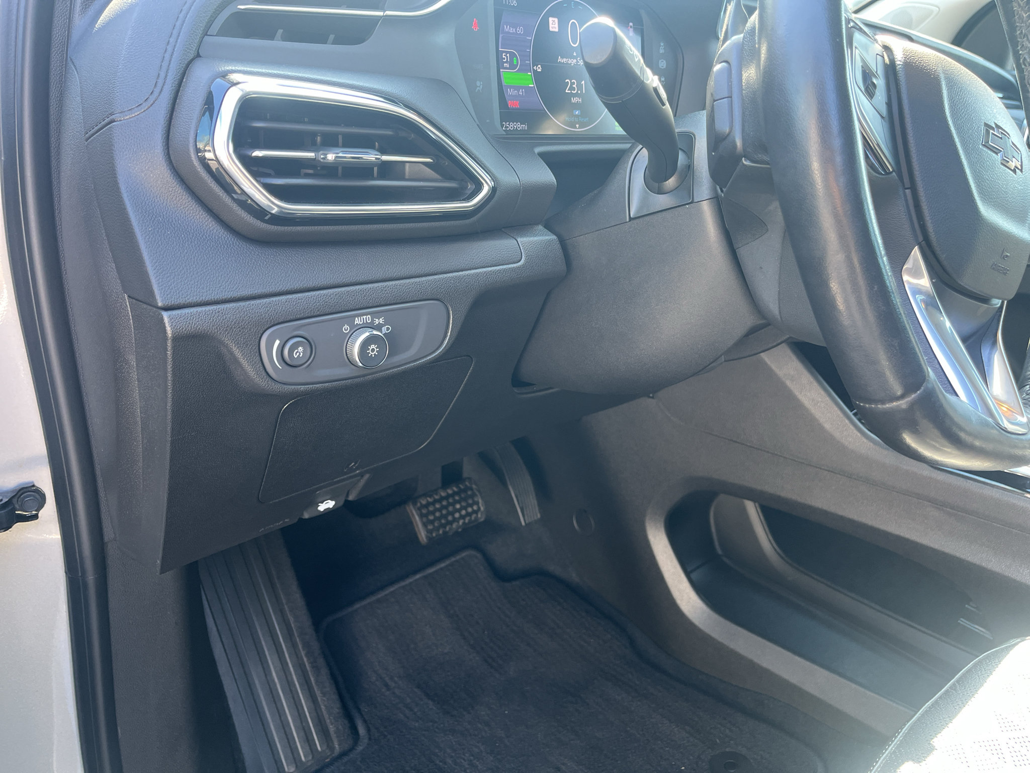Used 2023 Chevrolet Bolt EUV Premier w/ Sun & Sound Package FWD image 21