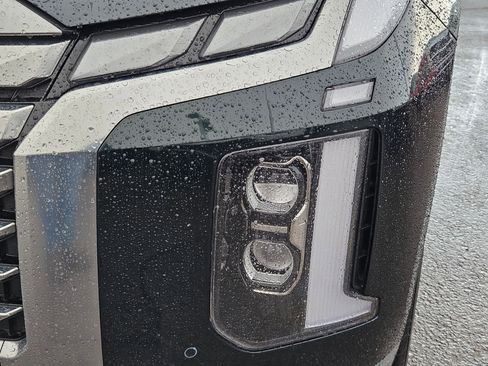 Used 2023 Hyundai Palisade Calligraphy image 10