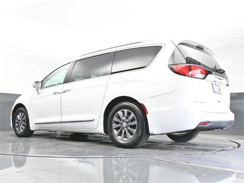 Used 2019 Chrysler Pacifica Touring-L Plus w/ Advanced Safetytec Group image 23