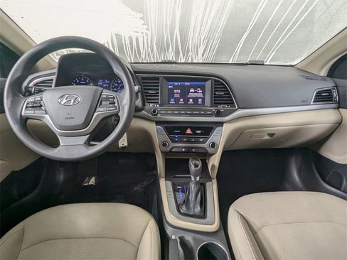 Used 2017 Hyundai Elantra SE image 15