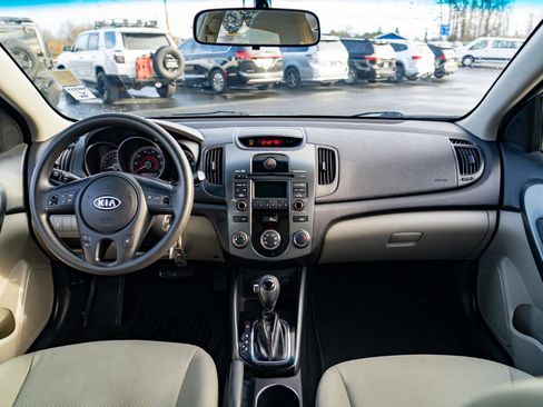 Used 2013 Kia Forte EX image 17
