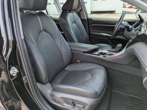 Used 2020 Toyota Camry XLE FWD image 22