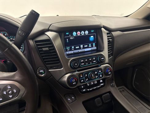 Used 2019 Chevrolet Tahoe LT w/ Luxury Package RWD image 35