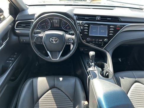 Used 2018 Toyota Camry SE image 15