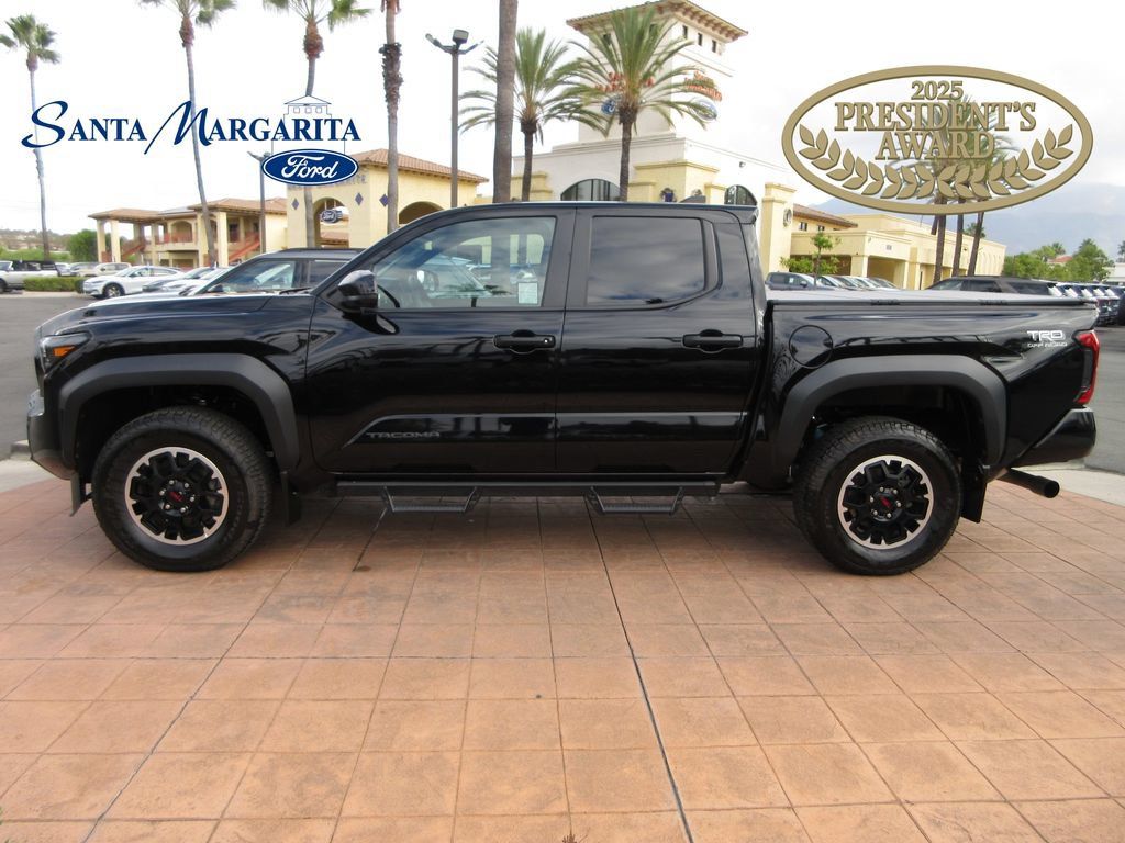 Used 2024 Toyota Tacoma TRD Off-Road AWD/4WD image 1