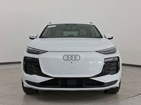 Used 2025 Audi Q6 e-tron Premium Plus image 6