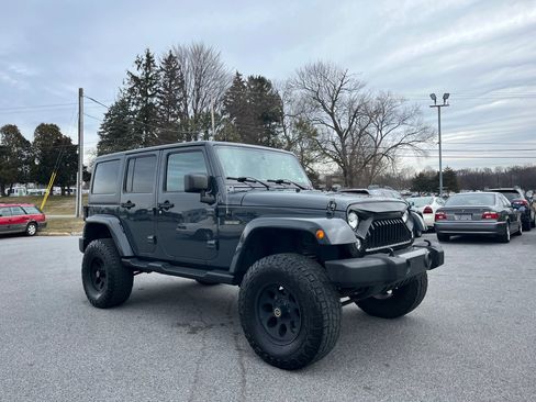 Used 2016 Jeep Wrangler Unlimited Sport image 35