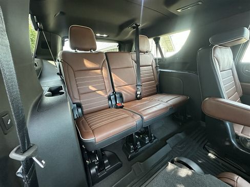Used 2024 GMC Yukon XL Denali Ultimate AWD/4WD image 69
