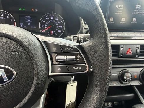 Used 2020 Kia Forte LXS FWD image 21