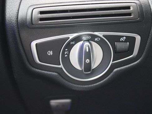 Used 2021 Mercedes-Benz GLC 300 4MATIC image 17