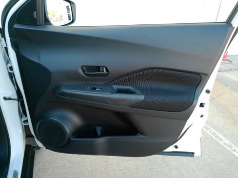 Used 2024 Nissan Kicks S FWD image 18