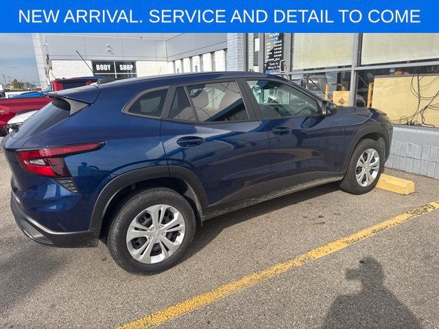 Used 2024 Chevrolet Trax LS FWD image 17