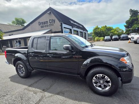 Used 2016 Nissan Frontier SV AWD/4WD image 4