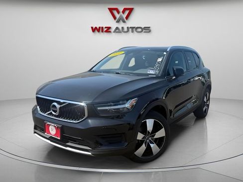 Used 2020 Volvo XC40 T5 Momentum AWD/4WD image 1