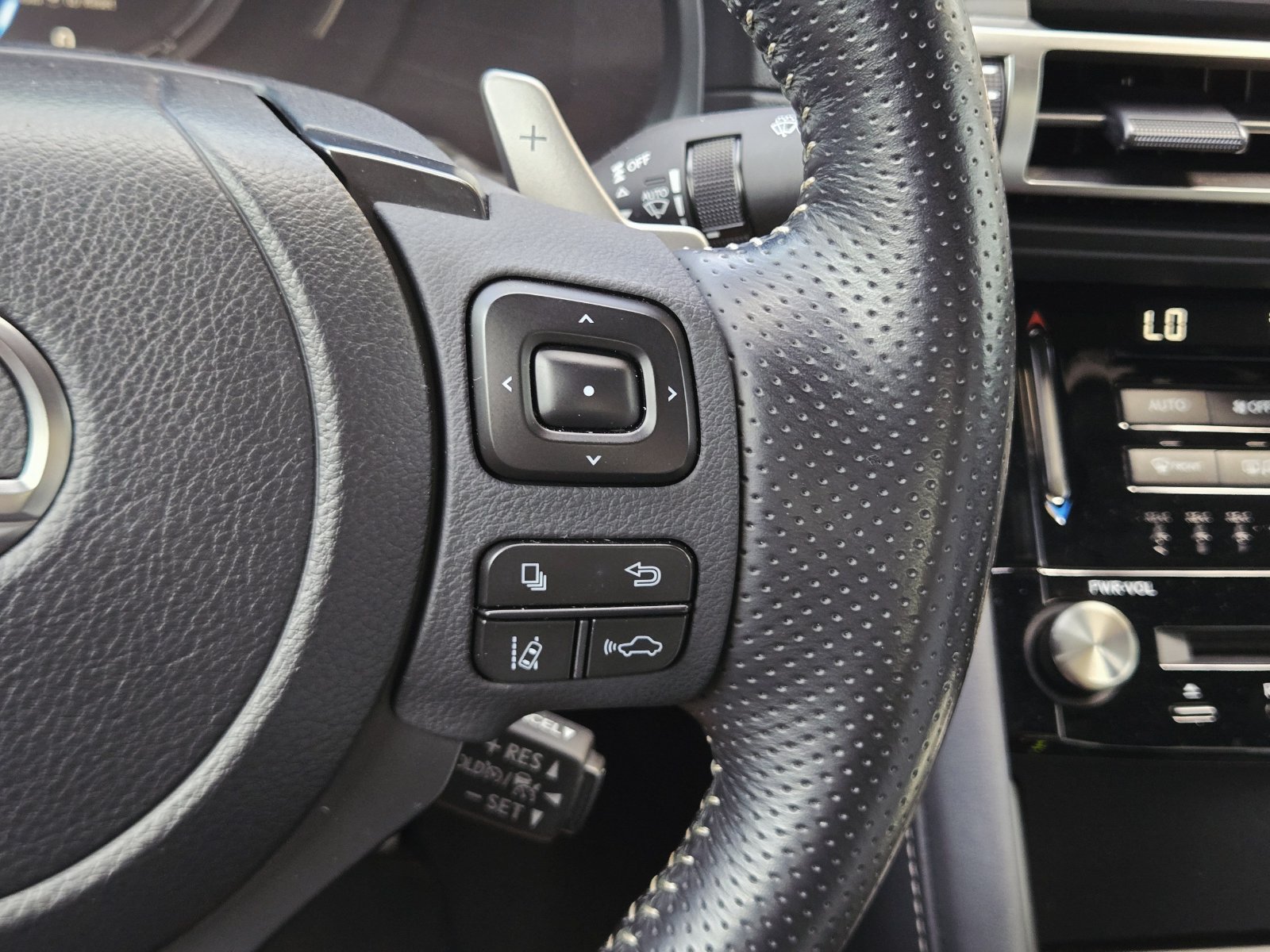Used 2021 Lexus IS 350 F Sport w/ Accessory Package 2 RWD image 27