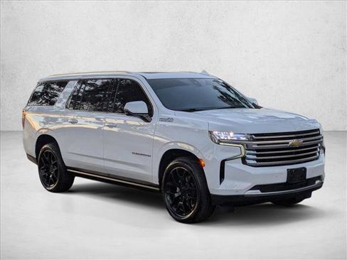 Used 2021 Chevrolet Suburban High Country w/ Premium Package image 3