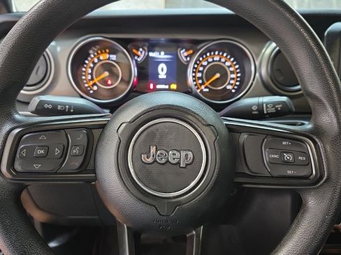 Used 2021 Jeep Wrangler Sport image 19