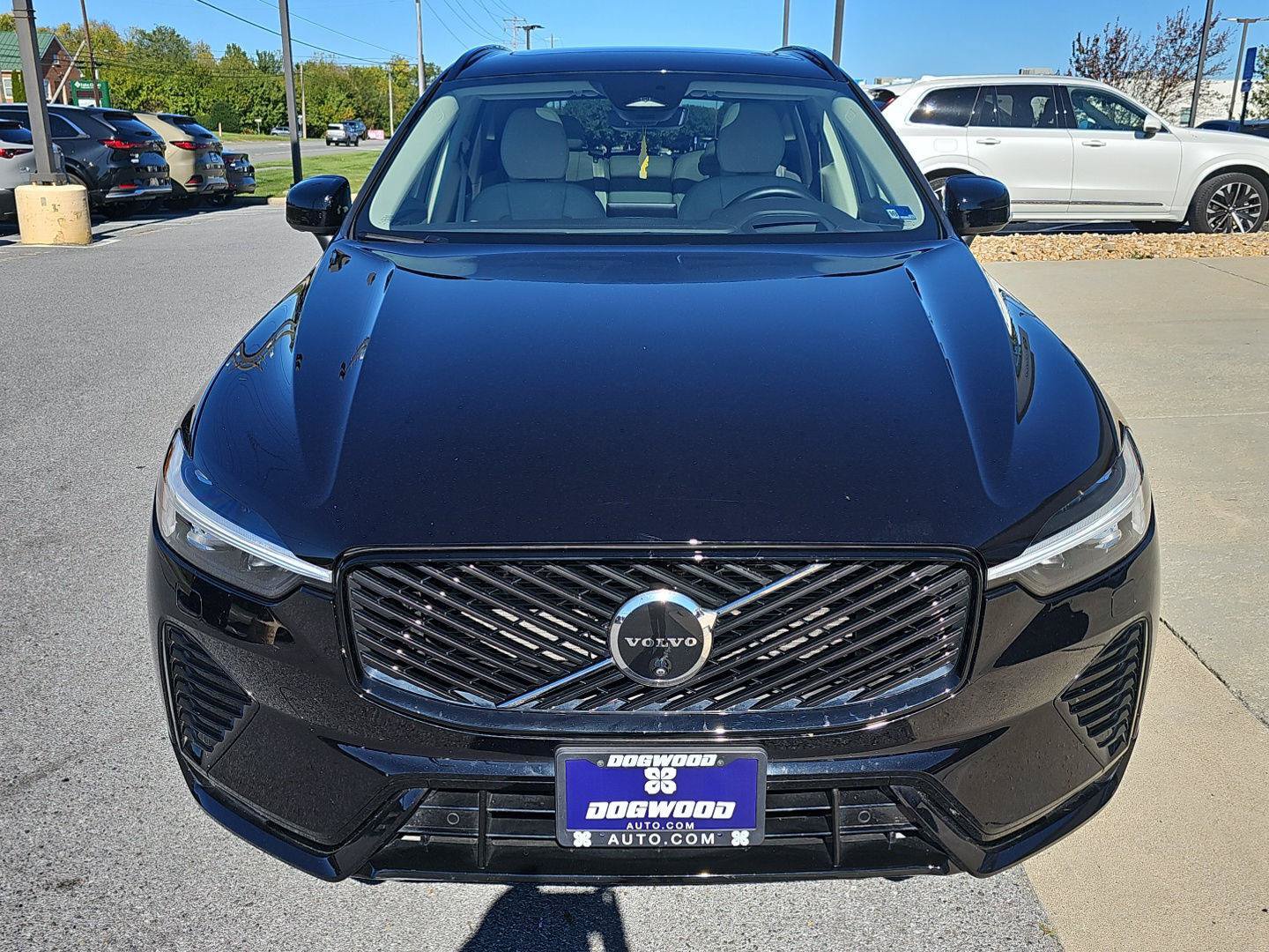 Used 2026 Volvo XC60 B5 Ultra w/ Protection Package Premier AWD/4WD image 2